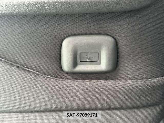 Mitsubishi EK X SPACE 2022-06 296835-11