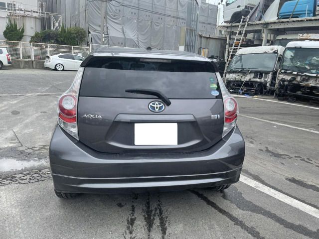 Toyota AQUA 2013-02 1528-6