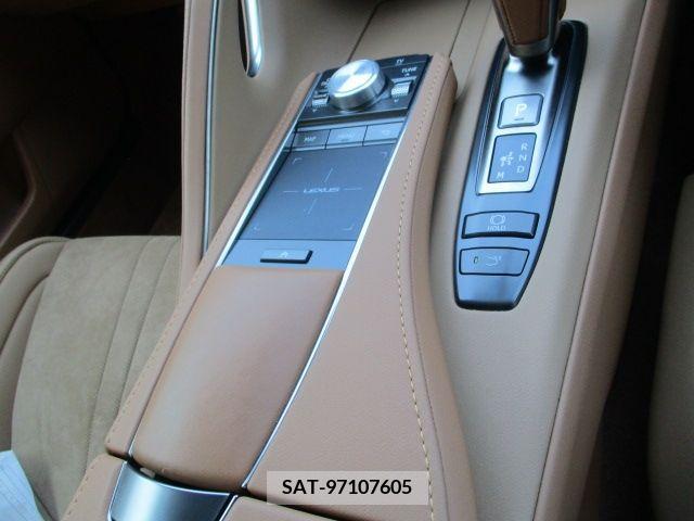 Lexus LC 2022-02 388296-19