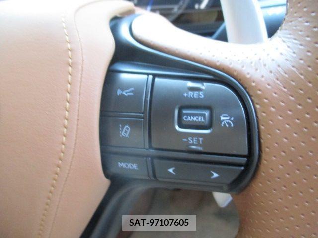 Lexus LC 2022-02 388296-18