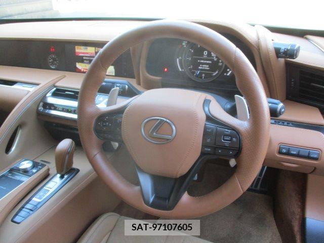Lexus LC 2022-02 388296-17