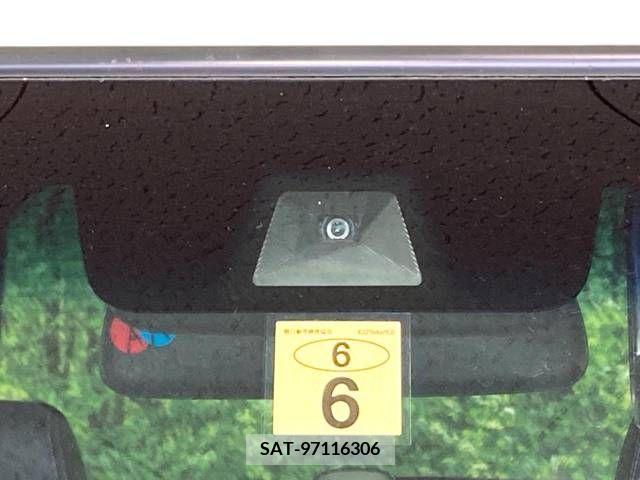 Honda N BOX CUSTOM 2019-06 279069-5