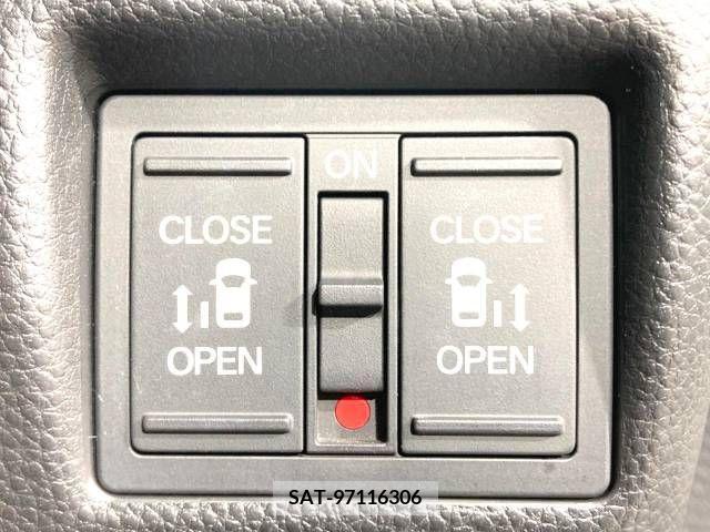 Honda N BOX CUSTOM 2019-06 279069-4