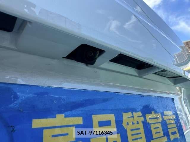 Nissan KICKS 2021-04 340849-7