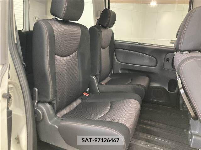 Nissan SERENA 2011-03 284263-8