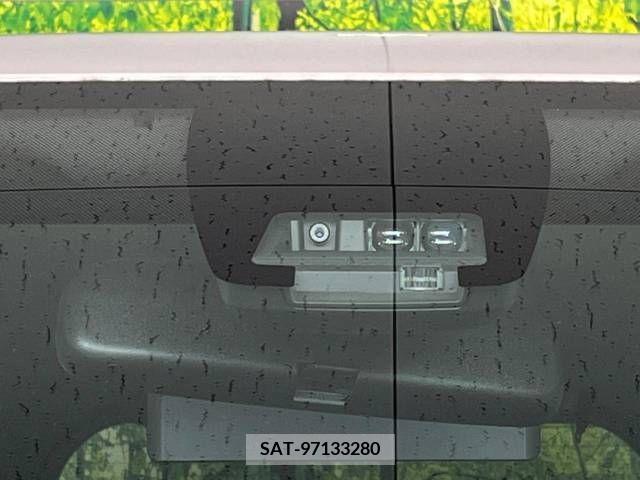 Toyota VOXY 2016-07 289191-4