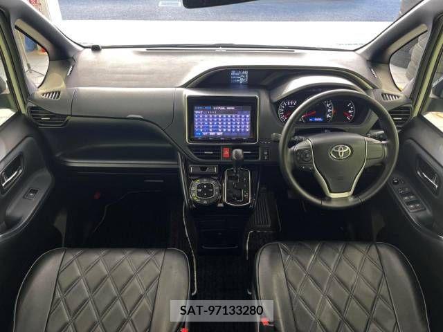 Toyota VOXY 2016-07 289191-1