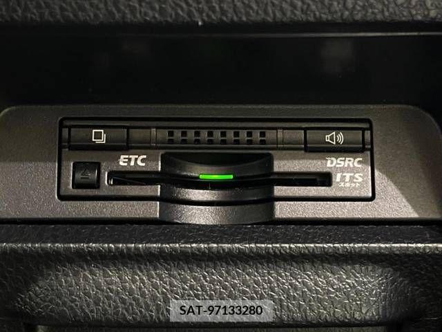 Toyota VOXY 2016-07 289191-7