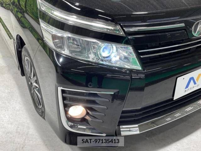 Toyota VOXY 2015-05 289144-12