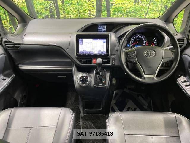 Toyota VOXY 2015-05 289144-1