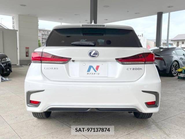 Lexus CT 2022-02 334375-15