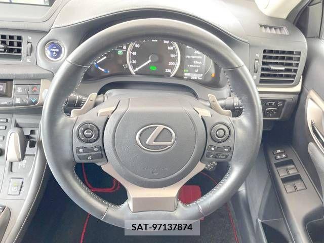 Lexus CT 2022-02 334375-10