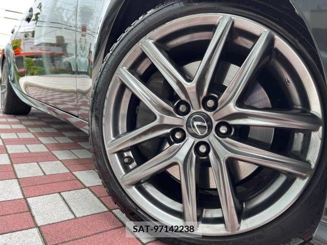 Lexus IS 2013-06 275483-13