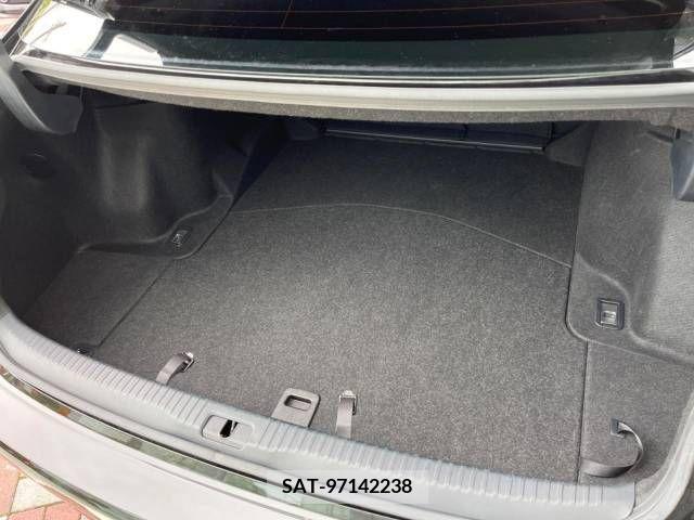 Lexus IS 2013-06 275483-12
