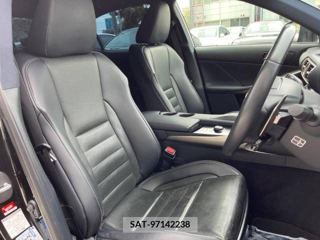 Lexus IS 2013-06 275483-10