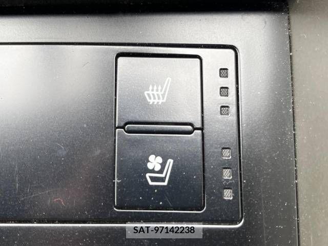 Lexus IS 2013-06 275483-6