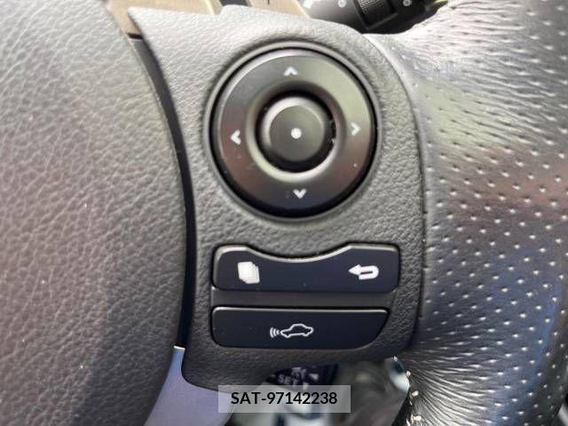 Lexus IS 2013-06 275483-4