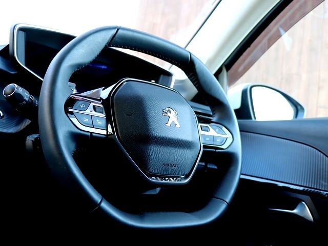 Peugeot 208 2021-12 192901-15