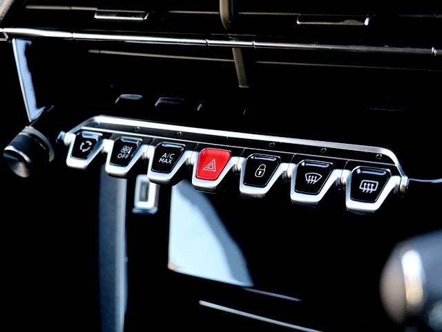 Peugeot 208 2021-12 192901-19