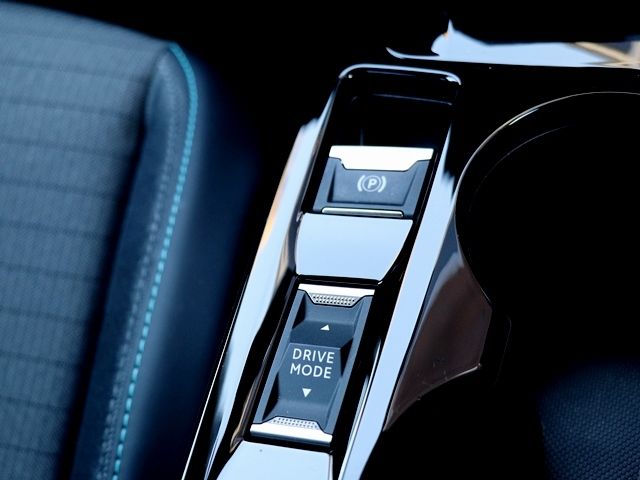 Peugeot 208 2021-12 192901-21
