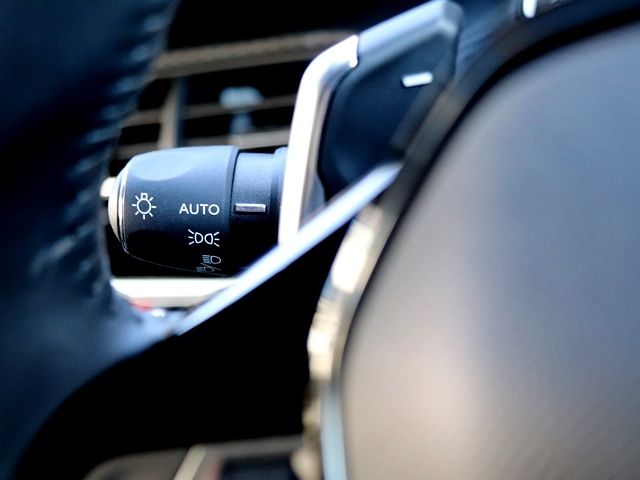 Peugeot 208 2021-12 192901-24