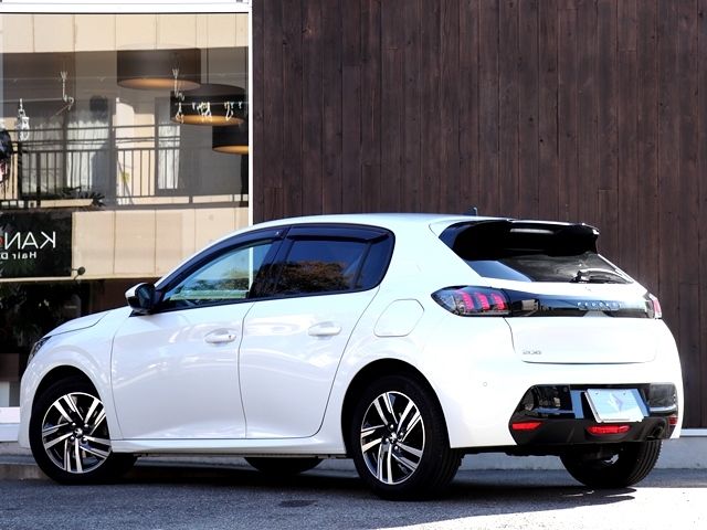 Peugeot 208 2021-12 192901-2