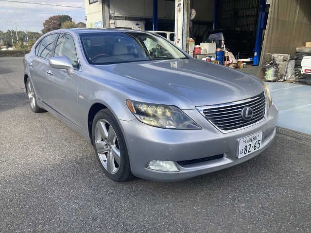 Lexus LS 2008-04 185930-3
