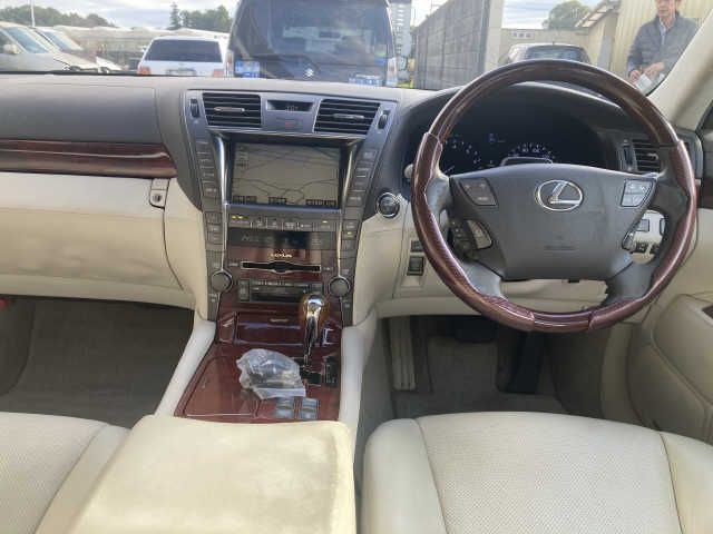 Lexus LS 2008-04 185930-5