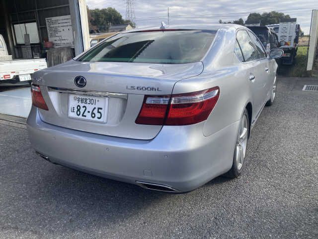 Lexus LS 2008-04 185930-8