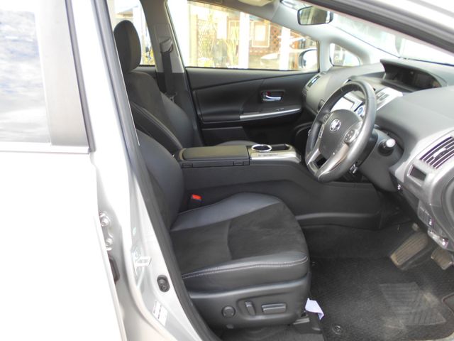 Toyota PRIUS ALPHA 2018-10 20718-9