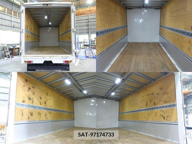 Mitsubishi CANTER 2013-02 200280-9