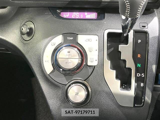 Toyota SIENTA 2016-08 215210-5