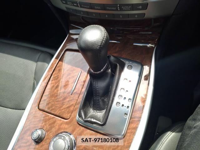 Nissan FUGA 2015-07 270715-14