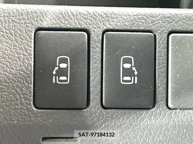 Toyota VOXY 2009-11 395004-2