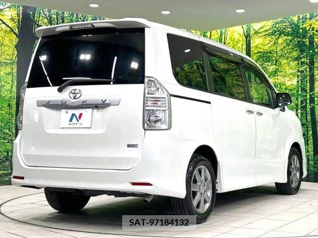 Toyota VOXY 2009-11 395004-18
