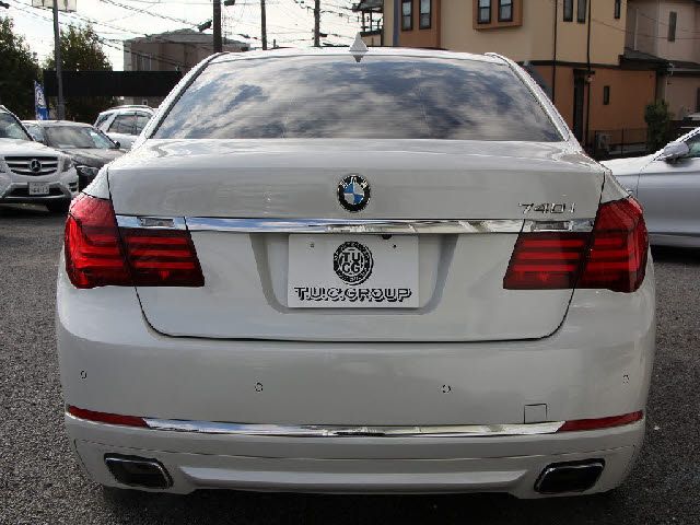 Bmw 7 SERIES 2015-07 28378-29