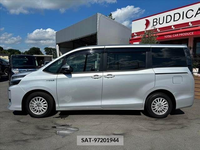 Toyota VOXY HYBRID 2016-11 322811-10