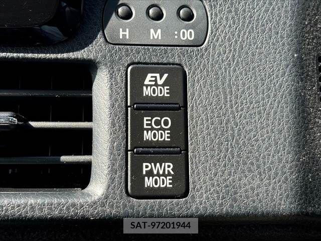Toyota VOXY HYBRID 2016-11 322811-26