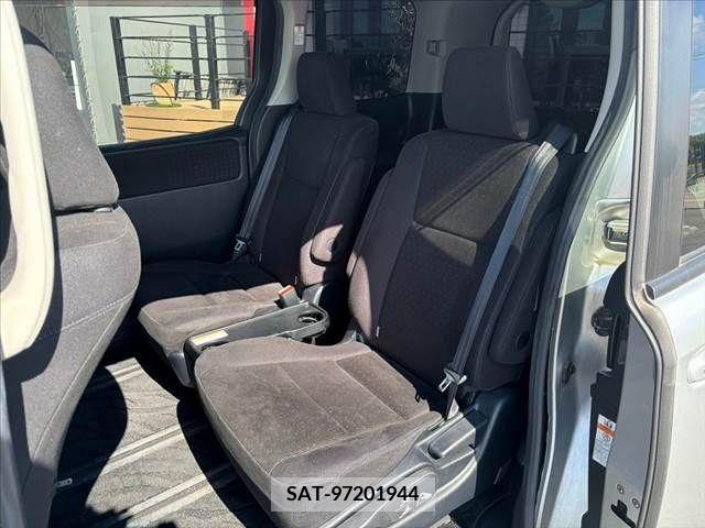 Toyota VOXY HYBRID 2016-11 322811-17