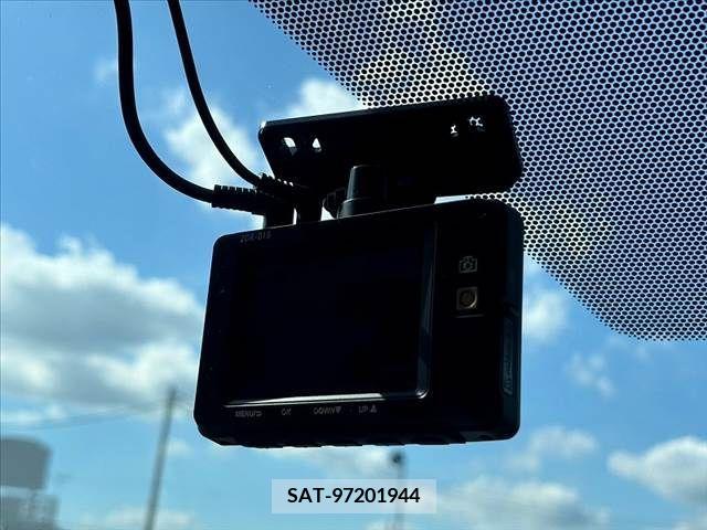 Toyota VOXY HYBRID 2016-11 322811-22