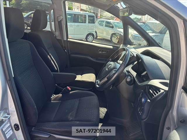 Toyota VOXY HYBRID 2016-11 322811-15
