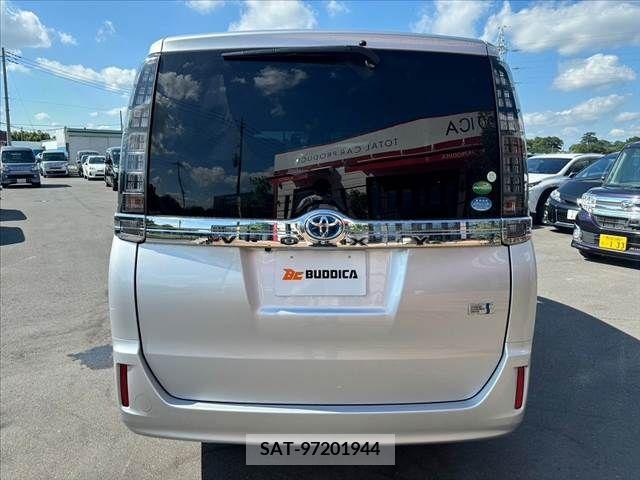 Toyota VOXY HYBRID 2016-11 322811-13