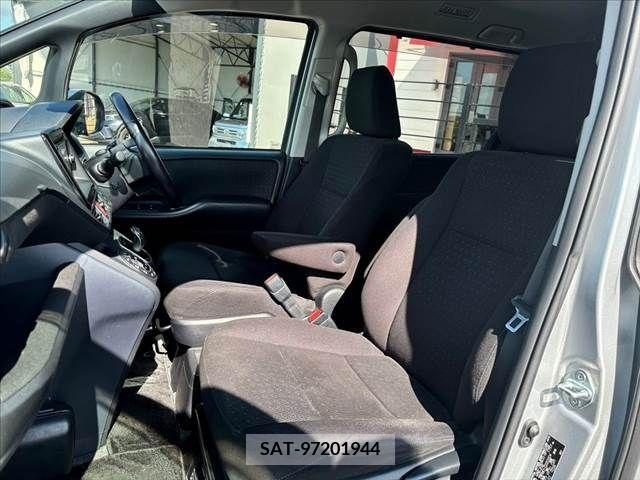 Toyota VOXY HYBRID 2016-11 322811-16