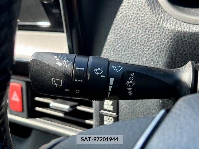 Toyota VOXY HYBRID 2016-11 322811-24