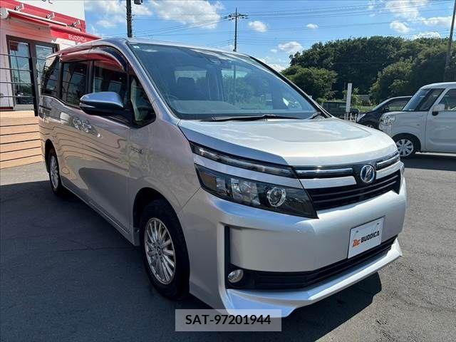 Toyota VOXY HYBRID 2016-11 322811-7