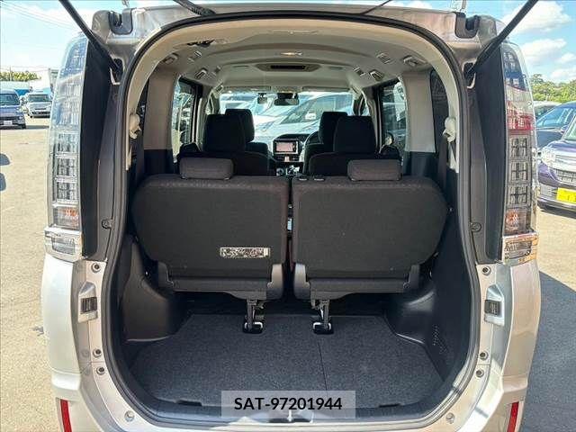 Toyota VOXY HYBRID 2016-11 322811-18