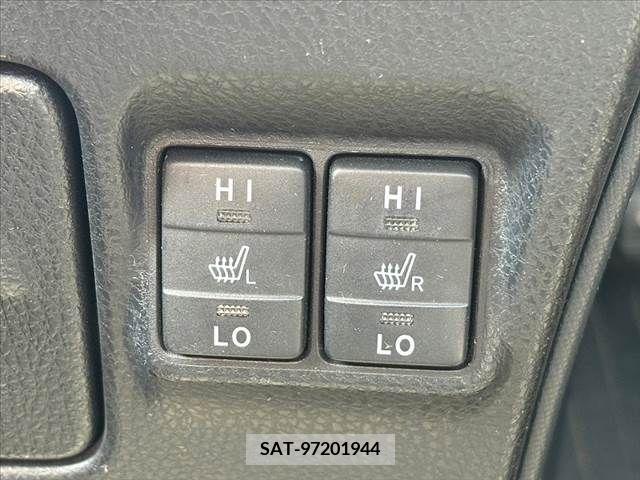 Toyota VOXY HYBRID 2016-11 322811-23