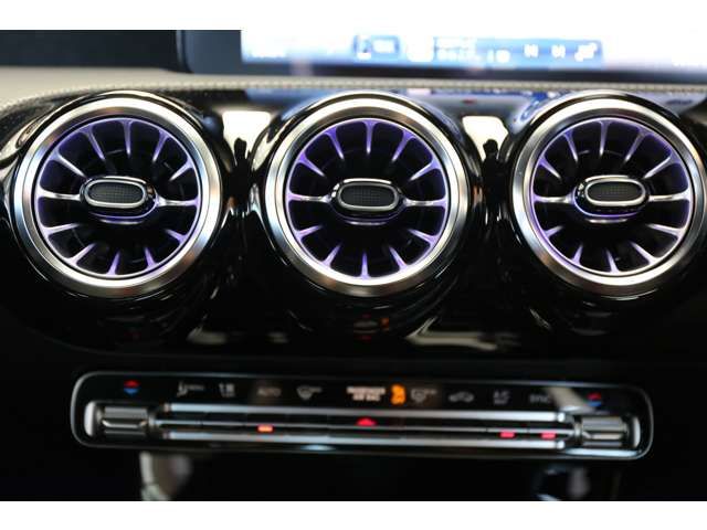 Mercedes Benz A-CLASS 2023-04 27262-16