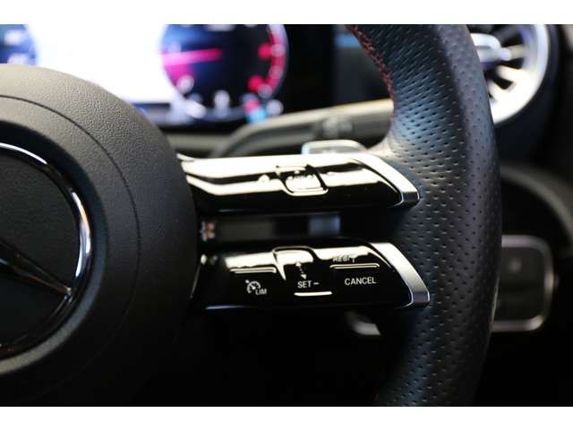 Mercedes Benz A-CLASS 2023-04 27262-12