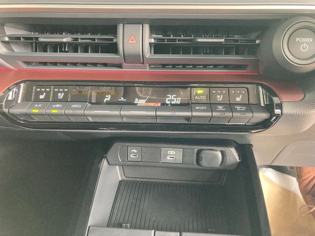 Toyota PRIUS 2023-07 4092-18
